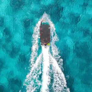 crystal-boat-in-cancun.jpg.webp